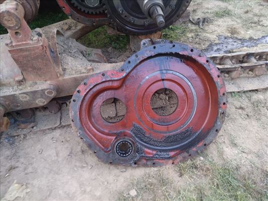 Poklopac reduktora - deklo za buldozer tg 140