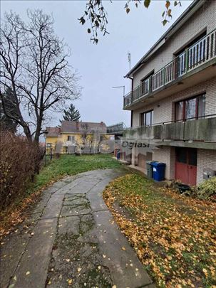 Porodična kuća u Sremčici – odlična lokacija