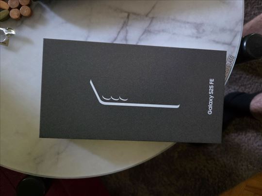 Prodajem nov neotpakovan Samsung Galaxy S25FE