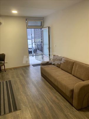 Stambeno-poslovni objekat u TC Vidikovac