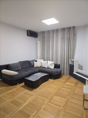 2.0 Stan na odličnoj lokaciji / Skerlićeva ulica