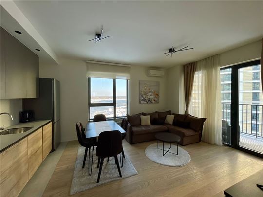 Beograd na vodi, BW Simfonija, 2.0. LUX Useljiv