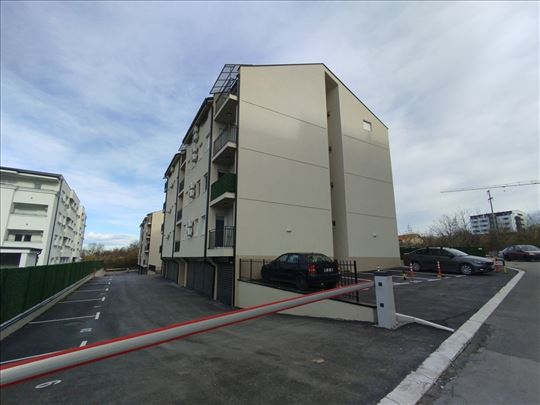 Garaža 15m2 u zgradi,Mirijevo III,A.Bugarskog