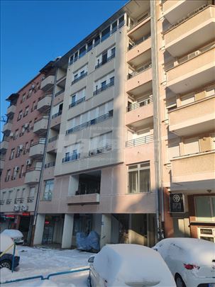 Izdajem namešten stan, 50m kod Voždovačke crkve