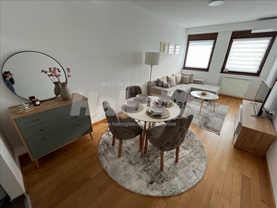 Izdajem stan u strogom centru grada