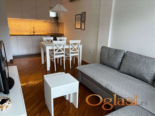 Nov, namesten jednoiposoban stan kod Bolnice