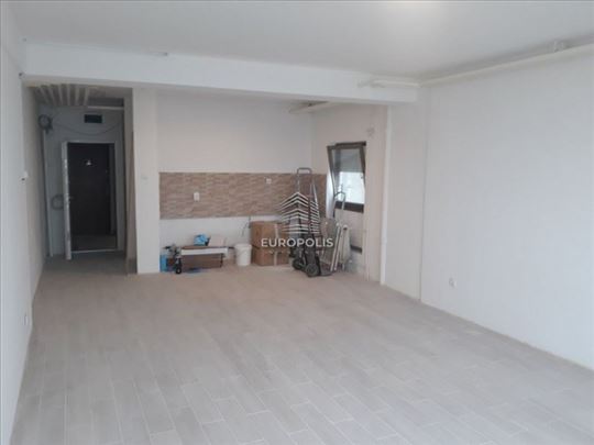 Odličan, uknjižen stan u Genex kuli!