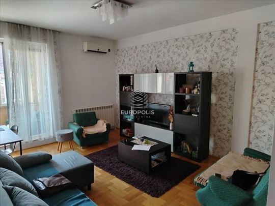 Stan sa zasebnim dvorištem ID#8149