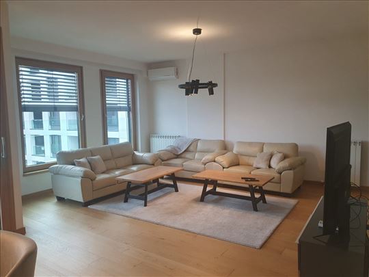 TOP ponuda!Lux stan sa garažnim mestom,West 65