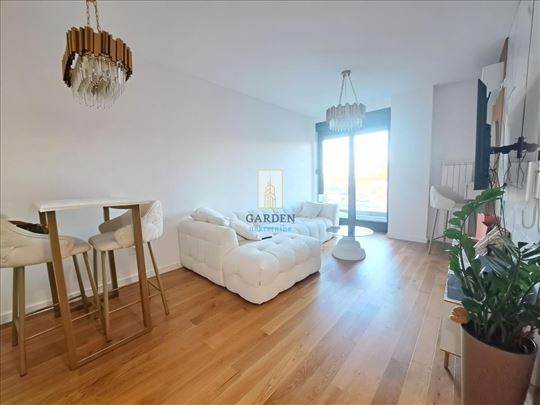 Woodstar residence jednoiposoban namešten stan