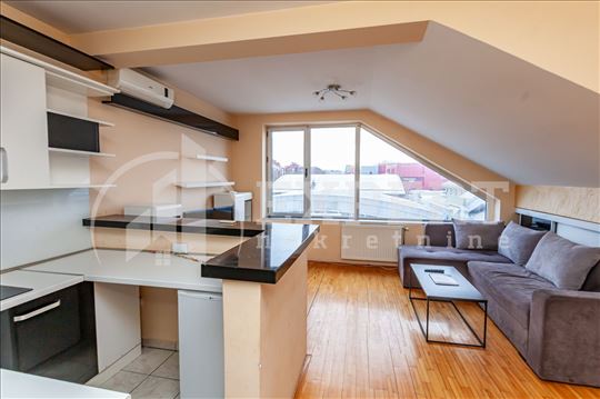 Dva  stana  u  jednom, Vizantijski bulevar kod Rod