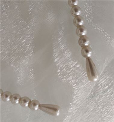 Elegantni biserni rajf – kao nov!  