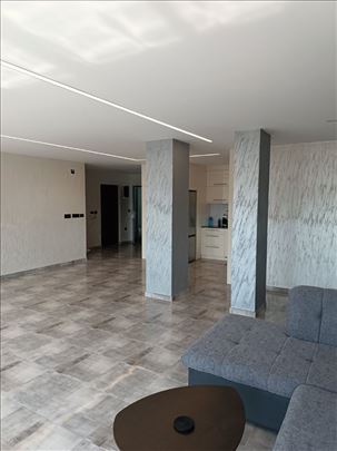 Luksuzan penthaus, Vrnjačka Banja