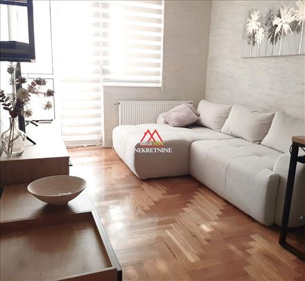  Luksuzno renoviran dvoiposoban  – Nova Detelinara