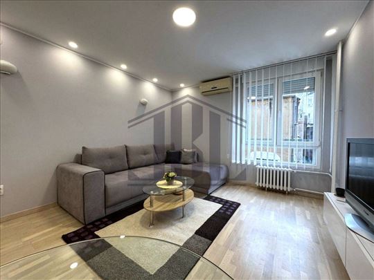 Lux garsonjera za izdavanje, Sinđelićeva, 25 m2