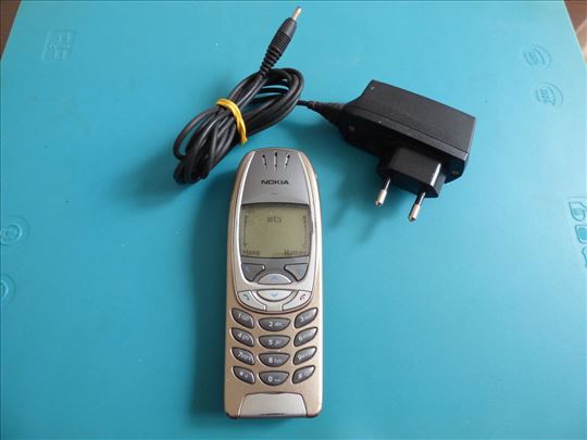 Nokia 6310i - legendarni mobilni telefon + punjač