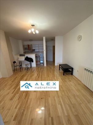 Odličan dvoiposoban stan na Bulevaru Evrope