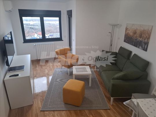 Pored Hale Pionir, 2.5 soban namešten, novogradnja