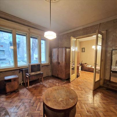 Prodajemo dvoiposoban stan, Centar, 77m²