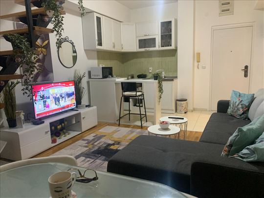 Prodajemo trosoban stan, Karaburma, 70m²