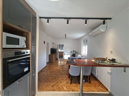 Prodajemo trosoban stan, Lekino Brdo, 77m²