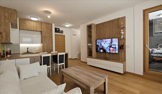 Prodajemo trosoban stan, Novi Beograd, 62m²