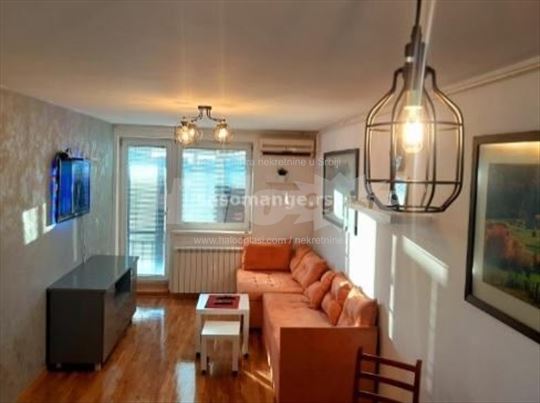 Stan, Đeram pijaca, 54m2 jednoiposoban