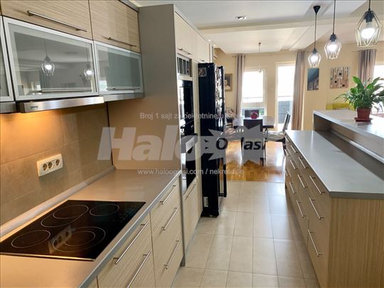 Uknjiženih 160kv + garaža na 3 velika auta