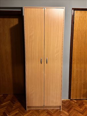 Visok cipelarnik sa 9 polica - veoma dobro očuvan