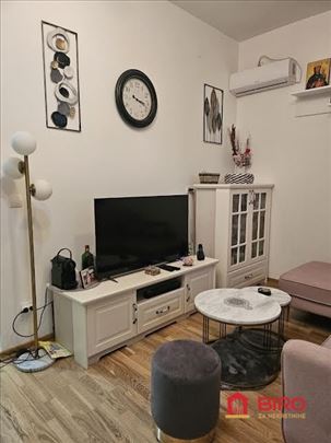 ---Nov dvoiposoban stan,Može kredit za mlade---