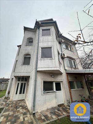 Lepa, troetažna kuća na Staroj Misi!