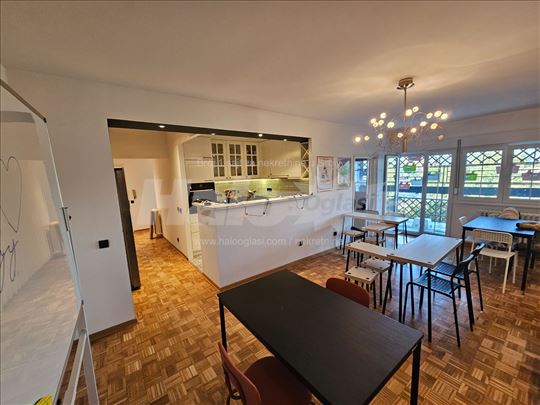 LUX 3.5 soban stan blok 44 - pored reke