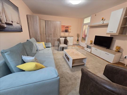 Potpuno namesten 2.0 stan - vlasnik