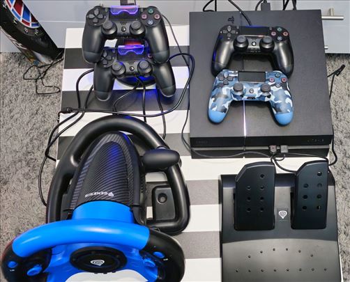 PS4 1TB + Volan + 4 Džojstika + 14 HIT Igara (Sve 