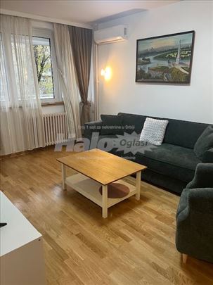 Renoviran i namešten stan kod Starog Merkatora