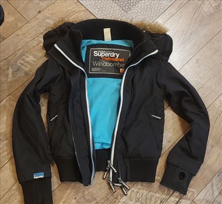 Superdry original crna jakna vel. M, ženska