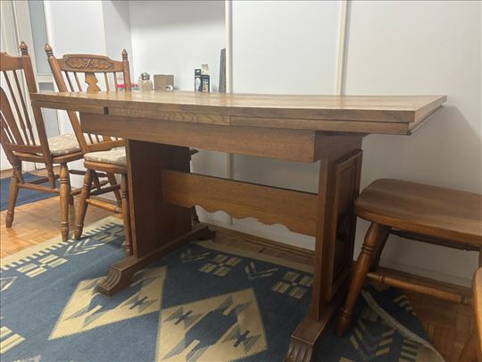 Trpezarijski sto sa 6 stolica