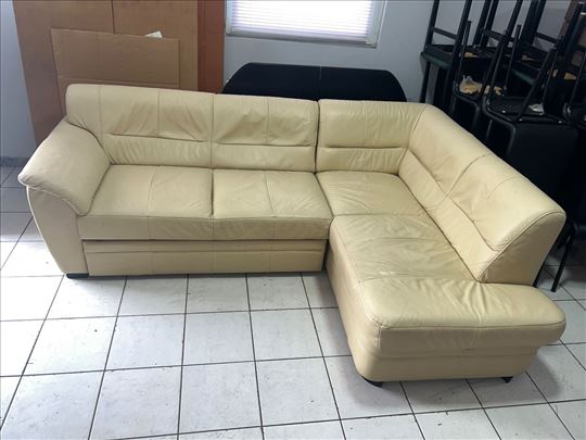 Ugaona Kozna Garnitura Na Razvlacenje 