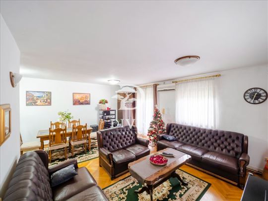 Uknjižena kuća na prodaju, 2.4 ari placa, 140m2