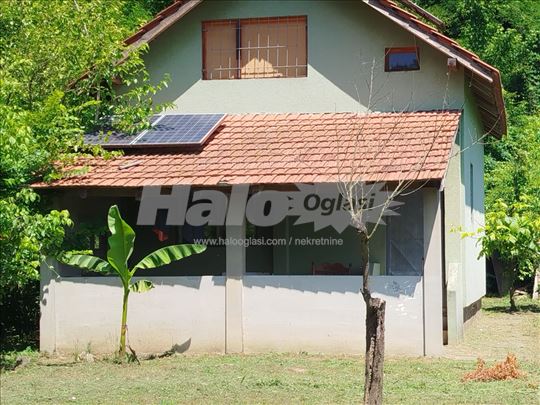 Vikendica sa placem na Drini