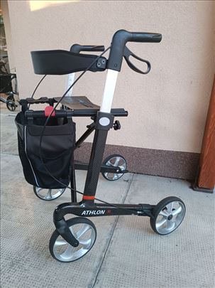 Kvalitetna karbonskahodalica sa naslonom i torbom 