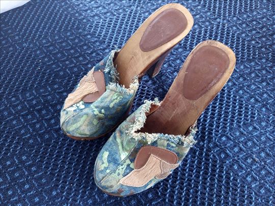 Na prodaju drvene nanule, veličina 39.