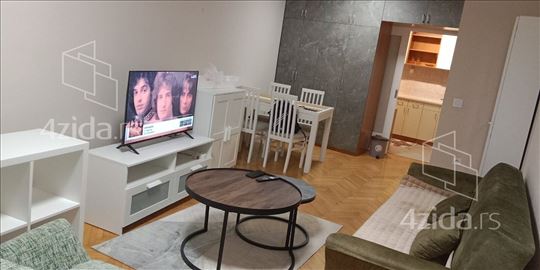 Namesten dvosoban stan, Bulevar - Grbavica