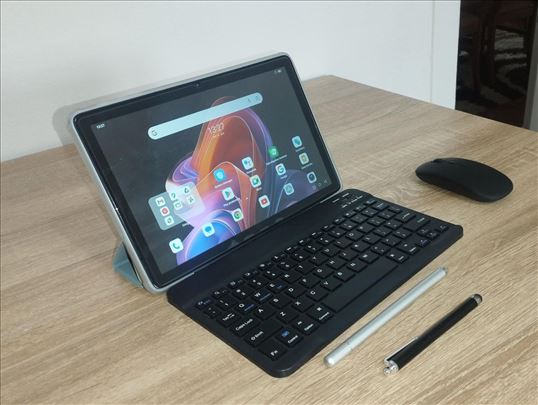 Prodajem tablet sa dodatnom opremom