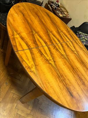 Prodajem trpezarijski sto