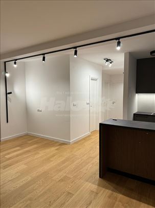 Vukov spomenik-Penthouse 75m2 sa 1 garažnim mestom