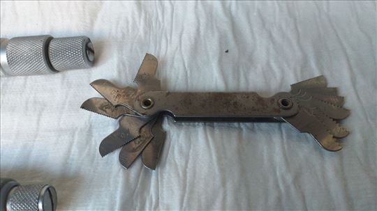 Češalj i oblinar Merač strugač