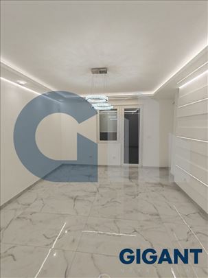 Đeram pijaca, 64m2, III, podno grejanje           