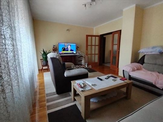 Đure Crljena, Surčin