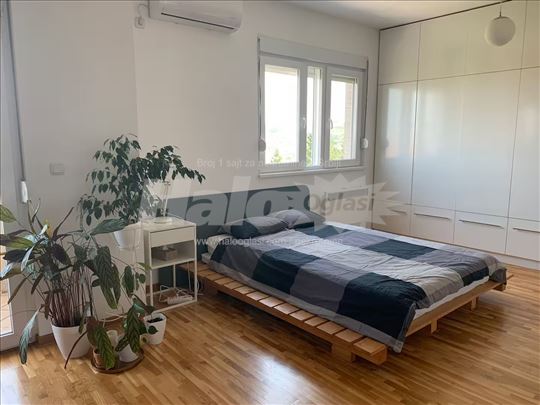 Garsonjera 47 Ćalije – opremljena, parking mesto